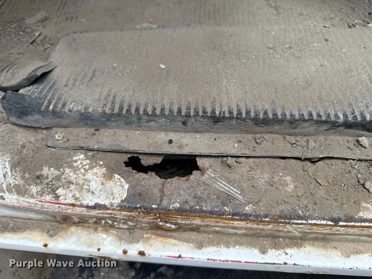 image for item DF8598 1999 International 4900 dump truck