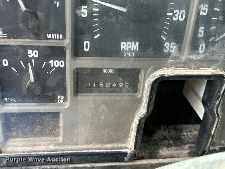 image for item DF8598 1999 International 4900 dump truck