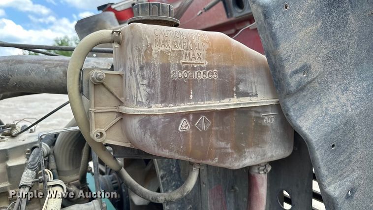 image for item DF8598 1999 International 4900 dump truck