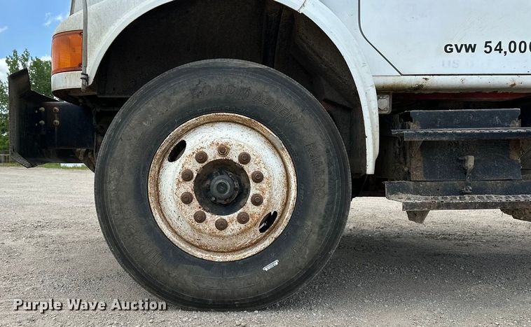 image for item DF8598 1999 International 4900 dump truck