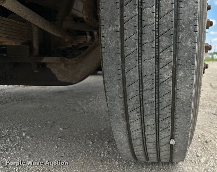 image for item DF8598 1999 International 4900 dump truck