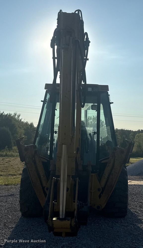 image for item DJ7792 2004 Caterpillar 420D backhoe