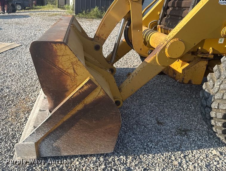 image for item DJ7792 2004 Caterpillar 420D backhoe