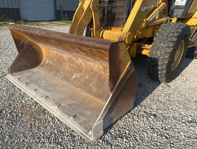 image for item DJ7792 2004 Caterpillar 420D backhoe