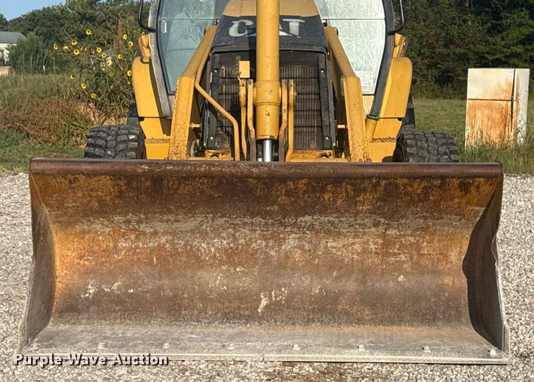 image for item DJ7792 2004 Caterpillar 420D backhoe