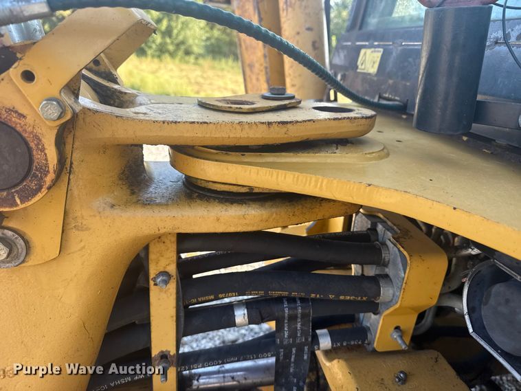 image for item DJ7792 2004 Caterpillar 420D backhoe