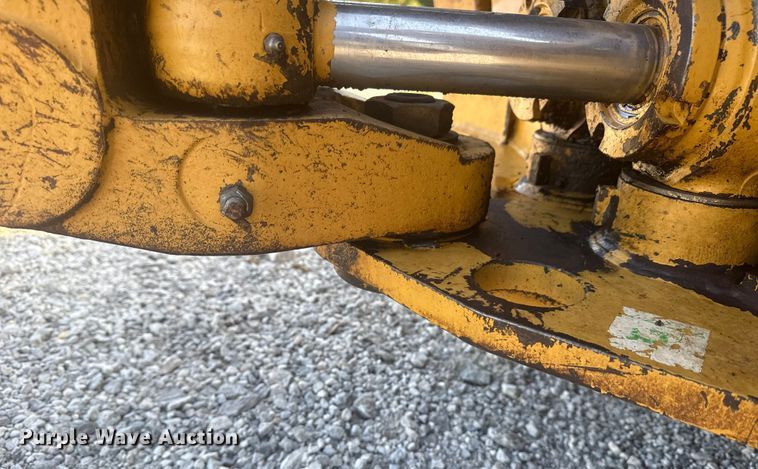 image for item DJ7792 2004 Caterpillar 420D backhoe