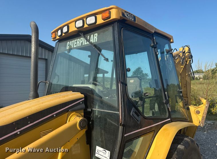 image for item DJ7792 2004 Caterpillar 420D backhoe