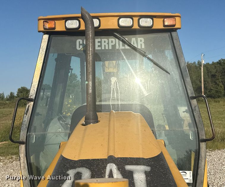 image for item DJ7792 2004 Caterpillar 420D backhoe