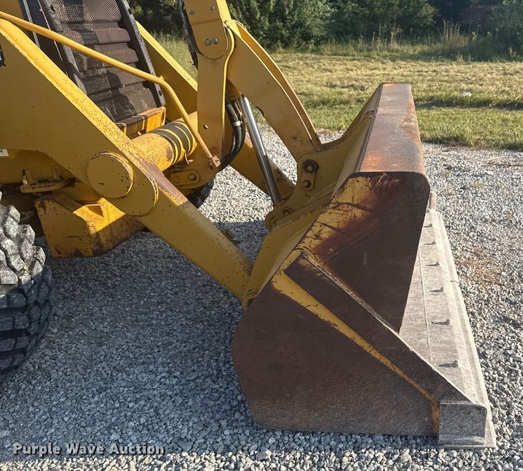 image for item DJ7792 2004 Caterpillar 420D backhoe