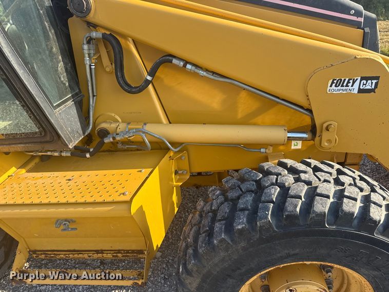 image for item DJ7792 2004 Caterpillar 420D backhoe