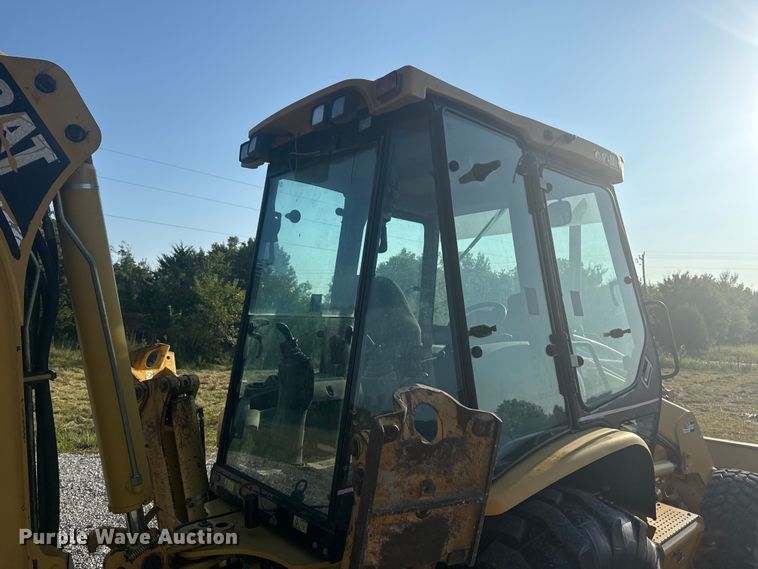 image for item DJ7792 2004 Caterpillar 420D backhoe