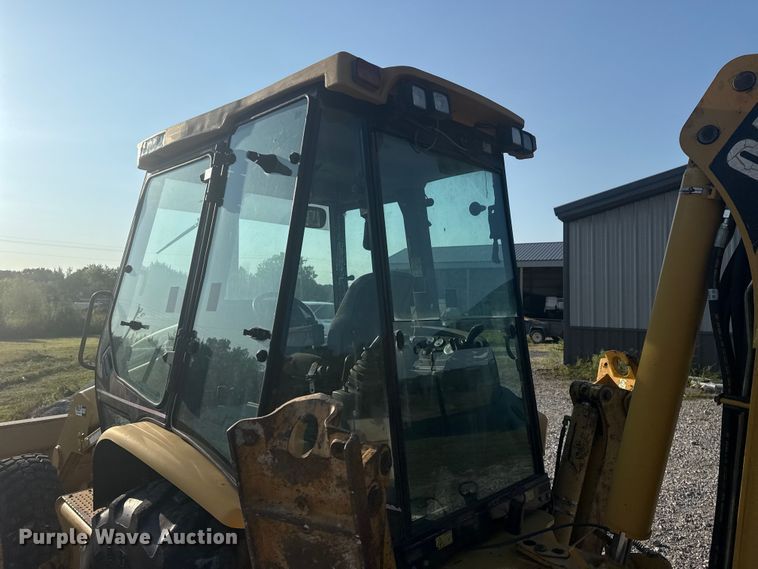 image for item DJ7792 2004 Caterpillar 420D backhoe