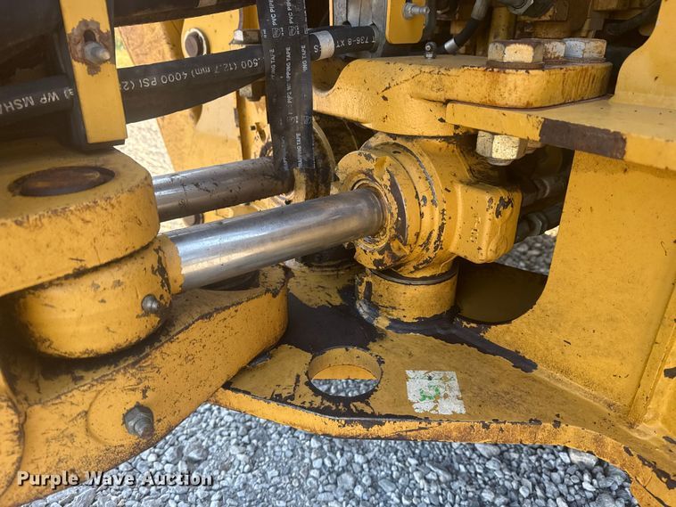 image for item DJ7792 2004 Caterpillar 420D backhoe