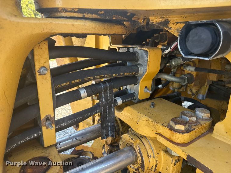 image for item DJ7792 2004 Caterpillar 420D backhoe