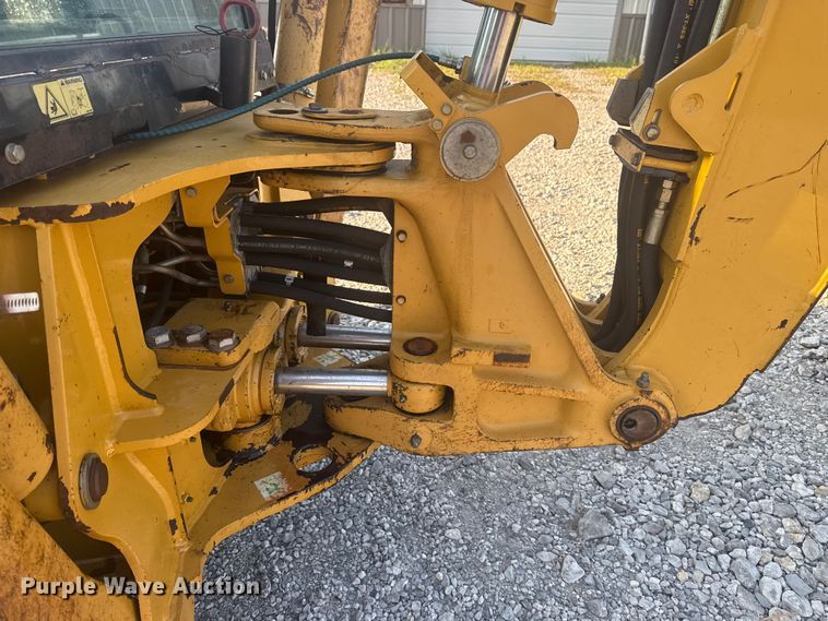 image for item DJ7792 2004 Caterpillar 420D backhoe