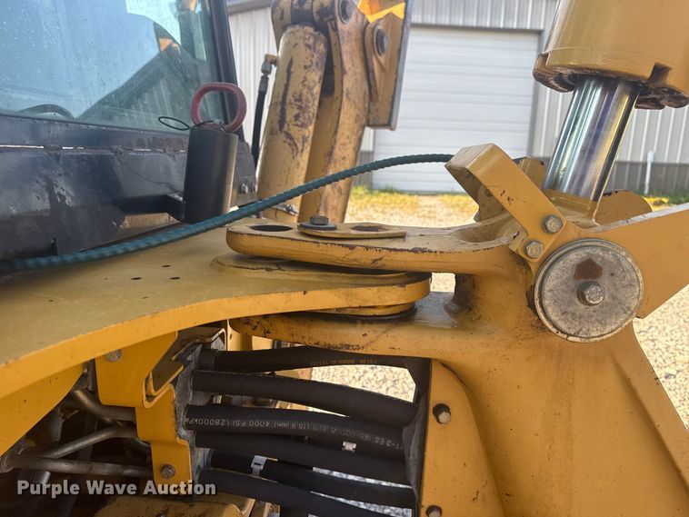image for item DJ7792 2004 Caterpillar 420D backhoe