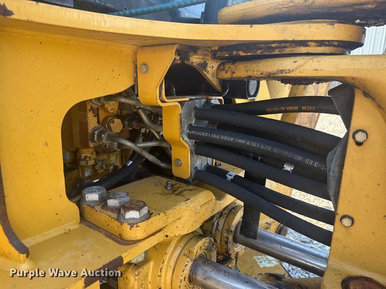 image for item DJ7792 2004 Caterpillar 420D backhoe