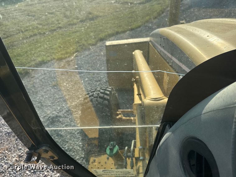 image for item DJ7792 2004 Caterpillar 420D backhoe