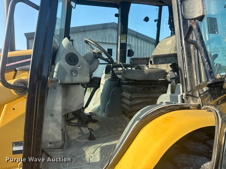 image for item DJ7792 2004 Caterpillar 420D backhoe