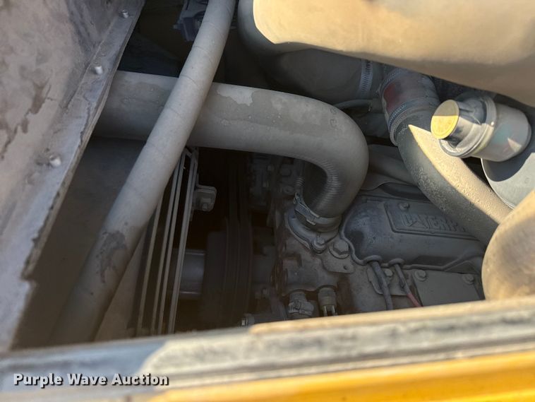 image for item DJ7792 2004 Caterpillar 420D backhoe