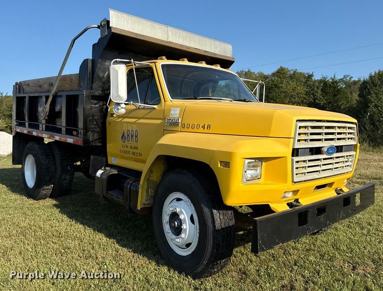 image for item DJ7793 1993 Ford F700 dump truck