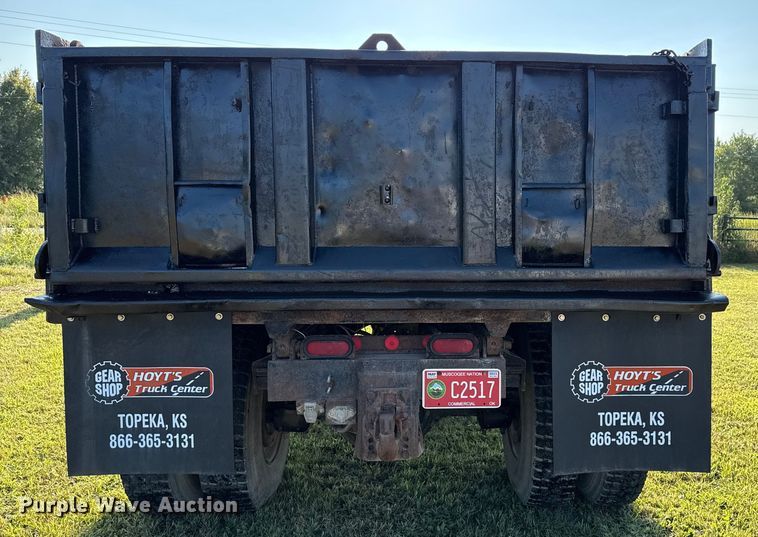 image for item DJ7793 1993 Ford F700 dump truck