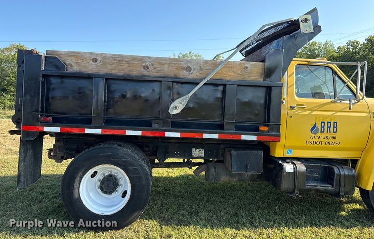 image for item DJ7793 1993 Ford F700 dump truck
