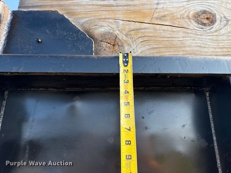 image for item DJ7793 1993 Ford F700 dump truck