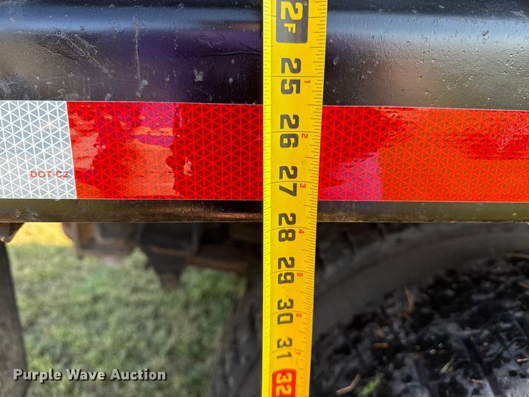 image for item DJ7793 1993 Ford F700 dump truck