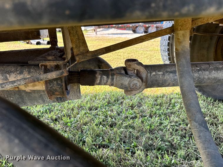 image for item DJ7793 1993 Ford F700 dump truck