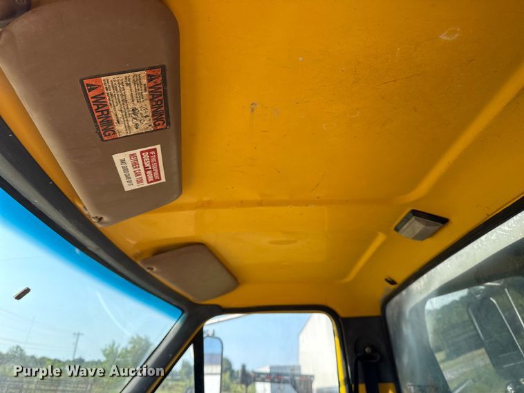 image for item DJ7793 1993 Ford F700 dump truck