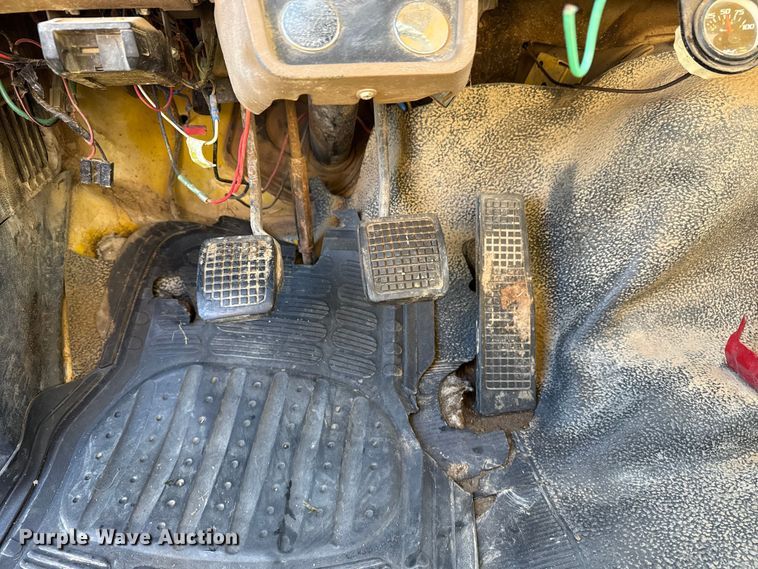 image for item DJ7793 1993 Ford F700 dump truck