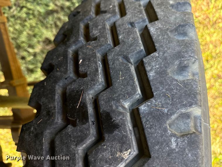 image for item DJ7793 1993 Ford F700 dump truck