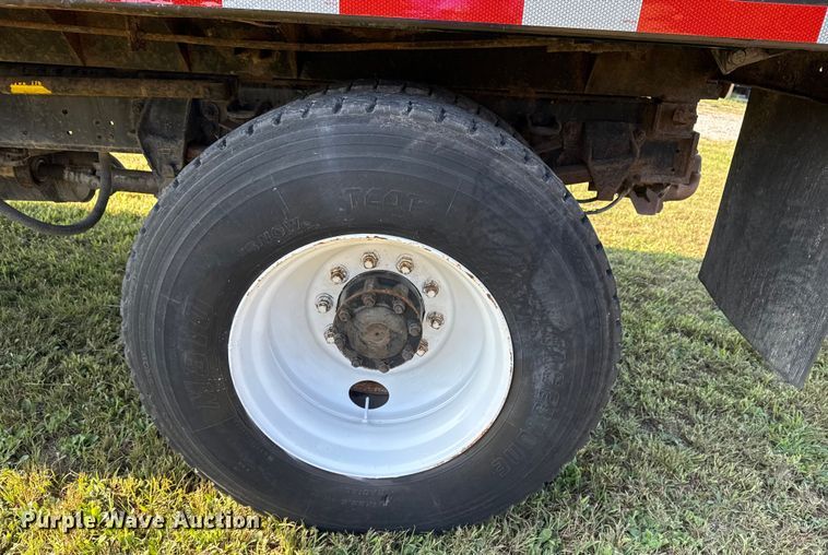 image for item DJ7793 1993 Ford F700 dump truck