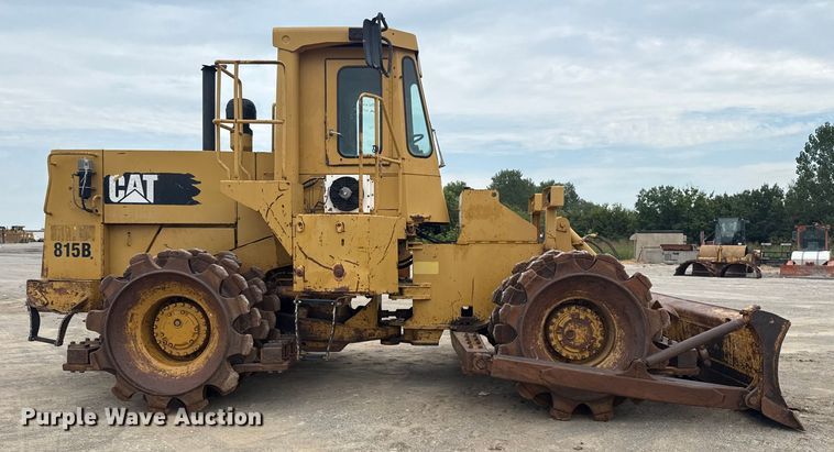 image for item DJ7805 1985 Caterpillar 815B soil compactor