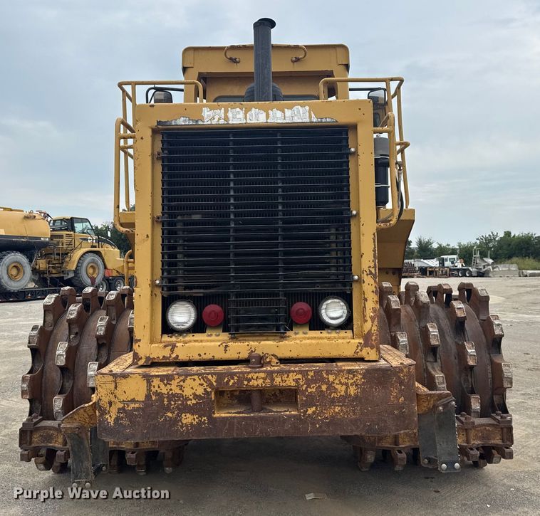 image for item DJ7805 1985 Caterpillar 815B soil compactor