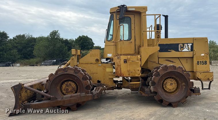 image for item DJ7805 1985 Caterpillar 815B soil compactor