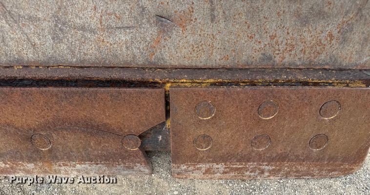 image for item DJ7805 1985 Caterpillar 815B soil compactor