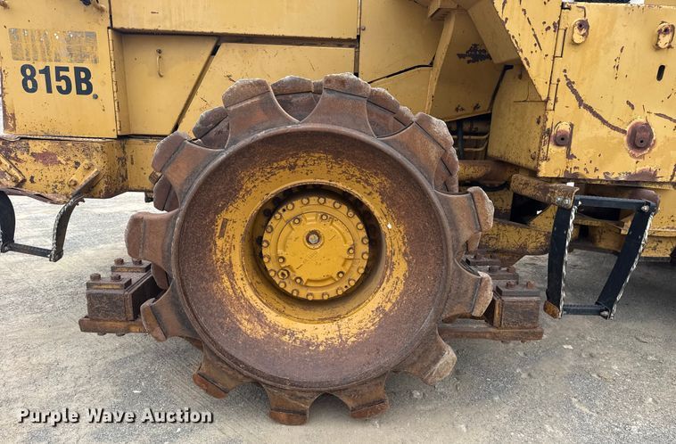 image for item DJ7805 1985 Caterpillar 815B soil compactor