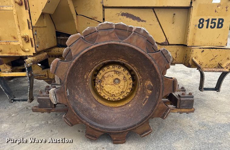 image for item DJ7805 1985 Caterpillar 815B soil compactor