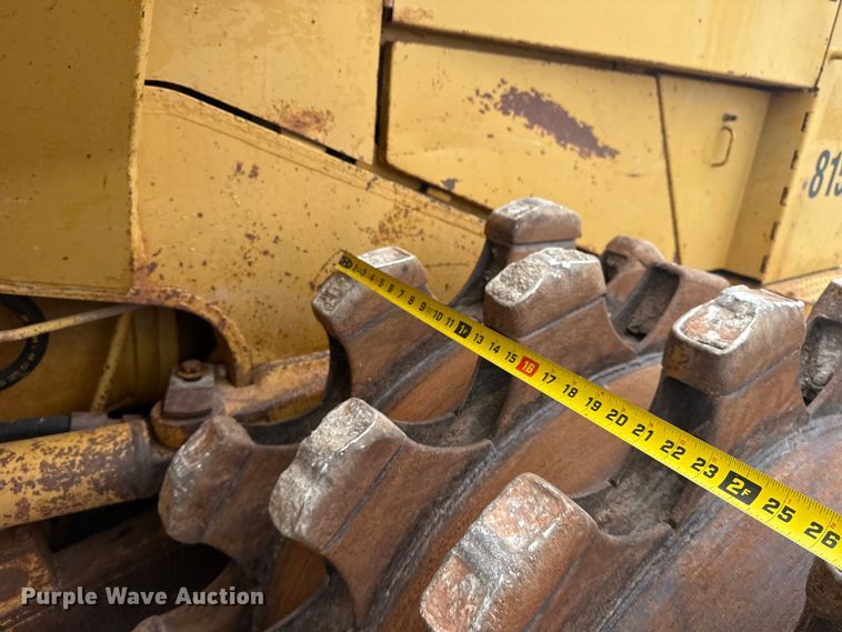 image for item DJ7805 1985 Caterpillar 815B soil compactor