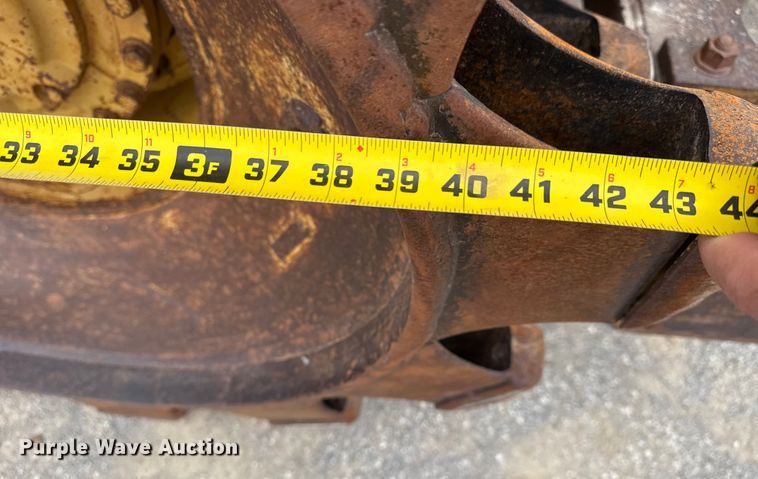 image for item DJ7805 1985 Caterpillar 815B soil compactor