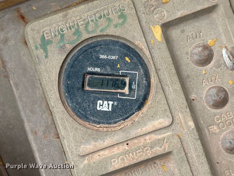 image for item DJ7805 1985 Caterpillar 815B soil compactor