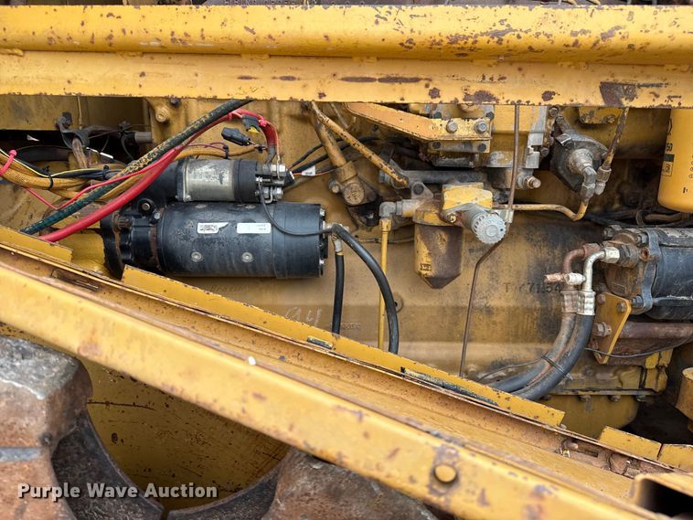 image for item DJ7805 1985 Caterpillar 815B soil compactor