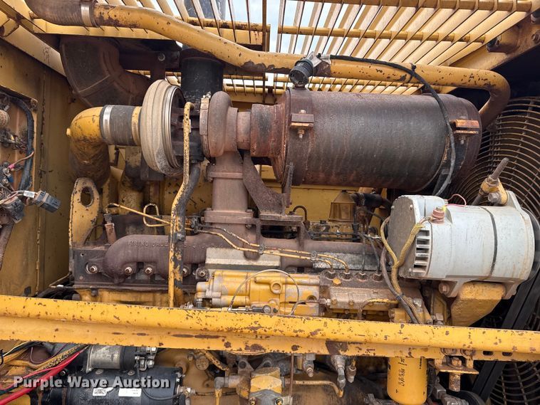 image for item DJ7805 1985 Caterpillar 815B soil compactor