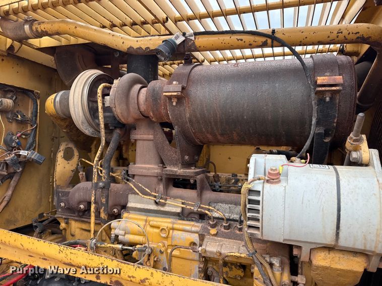 image for item DJ7805 1985 Caterpillar 815B soil compactor