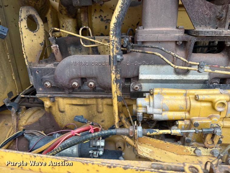 image for item DJ7805 1985 Caterpillar 815B soil compactor