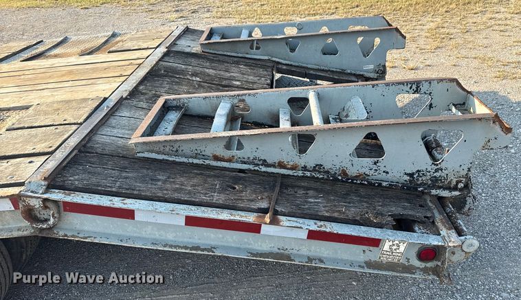 image for item DJ7813 1995 Trail King TK40LP-2400 equipment trailer