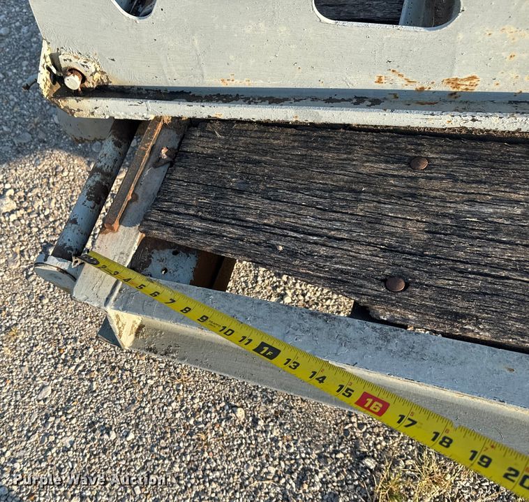 image for item DJ7813 1995 Trail King TK40LP-2400 equipment trailer